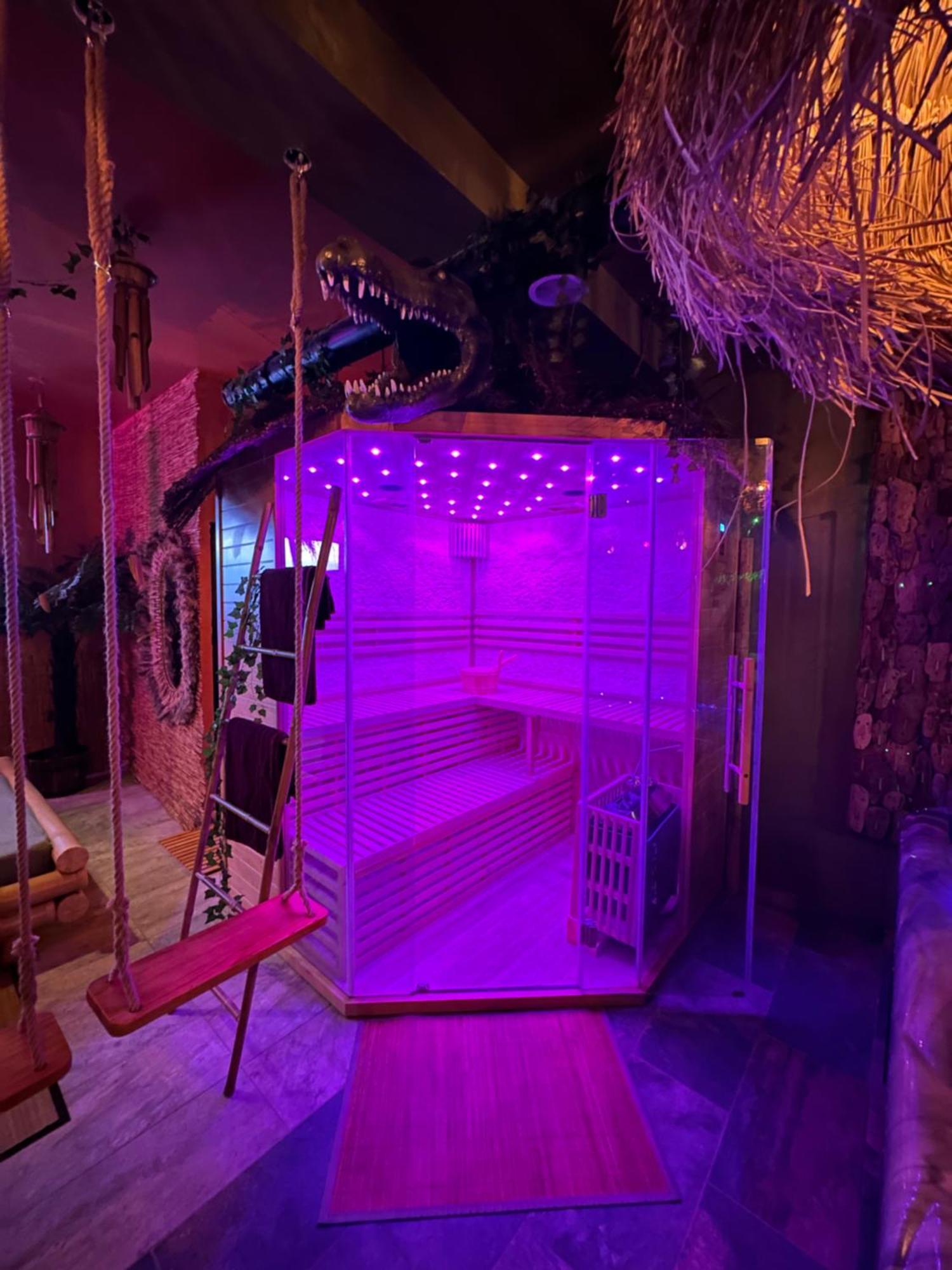 Bed and Breakfast Jungle Spa à Dunkirk Extérieur photo